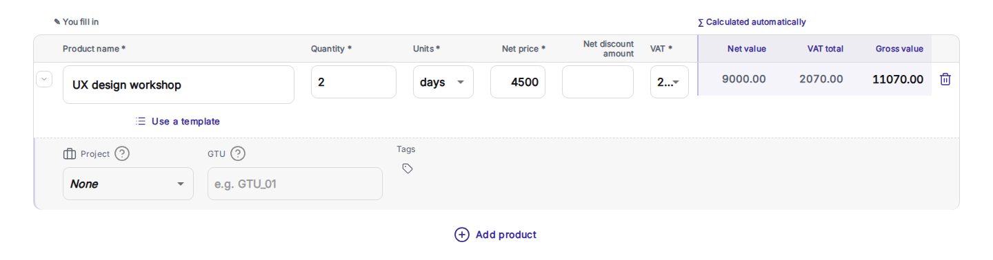 Uma linha de fatura de um workshop de design UX, 2 dias a um preço líquido de 4500, com valor líquido, total de IVA e valor bruto calculados automaticamente e campos para projeto, GTU e etiquetas.